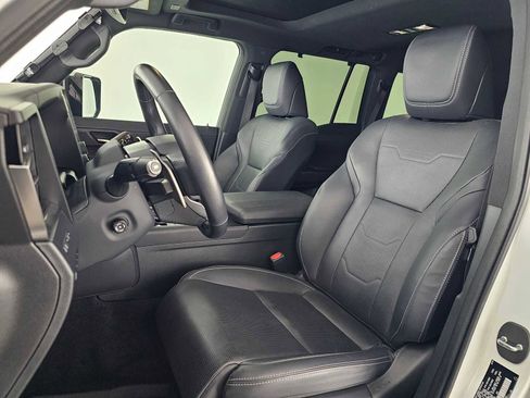 Used 2024 Lexus GX 550 w/ Accessory Package (Z1) AWD/4WD image 23