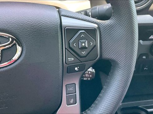 Used 2022 Toyota Tacoma TRD Sport w/ TRD Premium Sport Package RWD image 25