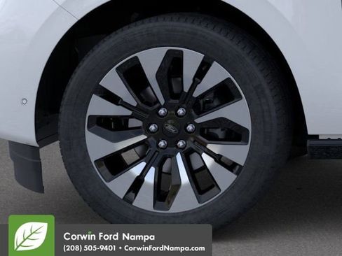 New 2026 Ford Expedition Platinum image 19