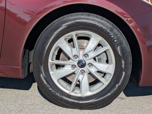 Used 2017 Kia Optima LX w/ Driver Convenience Package image 11