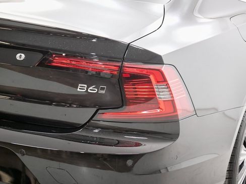 Certified 2025 Volvo S90 B6 Plus image 9