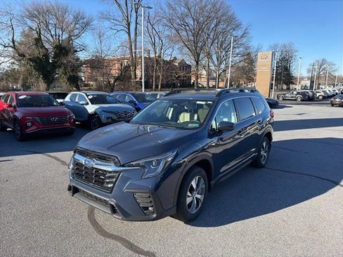 Used 2024 Subaru Ascent Premium w/ Convenience Package image 2