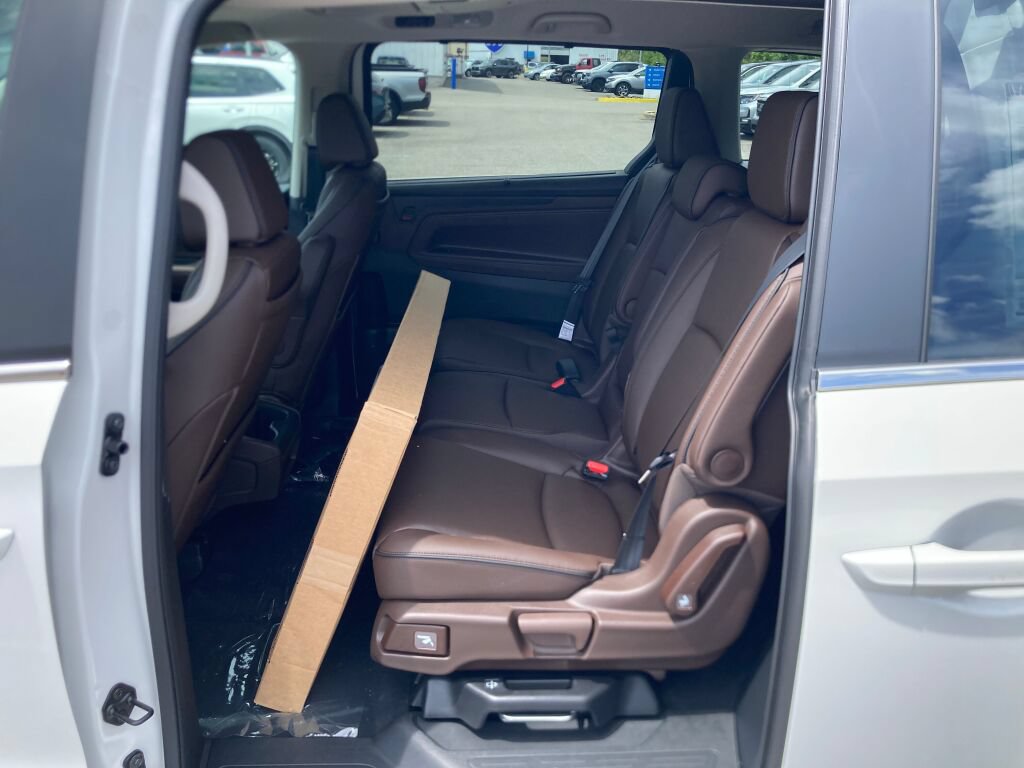 New 2026 Honda Odyssey Touring image 8