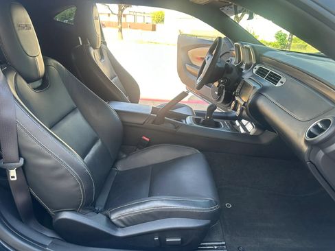 Used 2014 Chevrolet Camaro SS w/ SS Performance Package RWD image 19