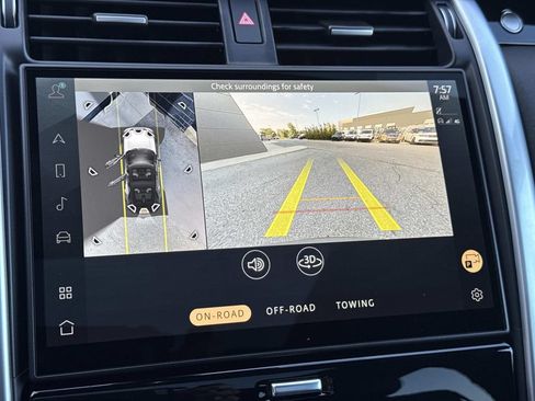 Certified 2025 Land Rover Discovery S AWD/4WD image 24