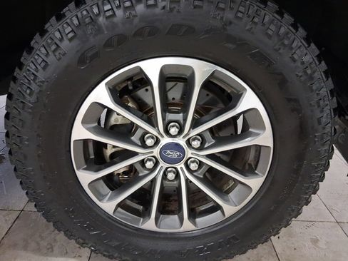 Used 2018 Ford F150 XLT w/ Equipment Group 301A Mid AWD/4WD image 12