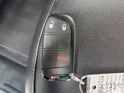 Certified 2024 Jeep Compass Latitude image 29