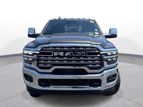 Used 2025 RAM 2500 Limited AWD/4WD image 3