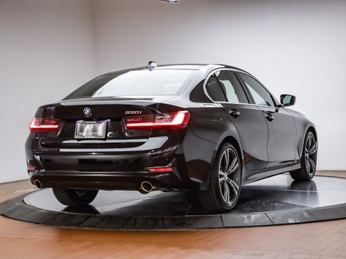 Certified 2022 BMW 330i Sedan w/ Convenience Package image 7