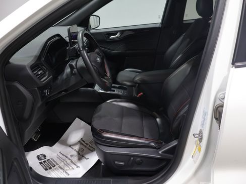 Used 2024 Ford Escape ST-Line AWD/4WD image 9
