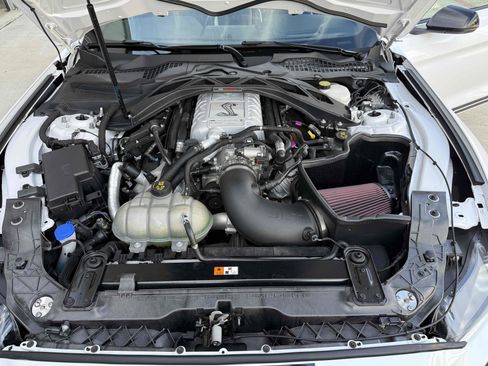 Used 2021 Ford Mustang Shelby GT500 w/ Carbon Fiber Track Pack image 15