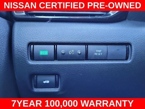 Used 2025 Nissan Sentra SV FWD image 16