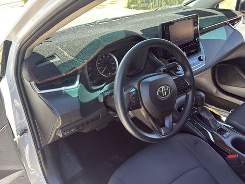 Used 2022 Toyota Corolla LE FWD image 10