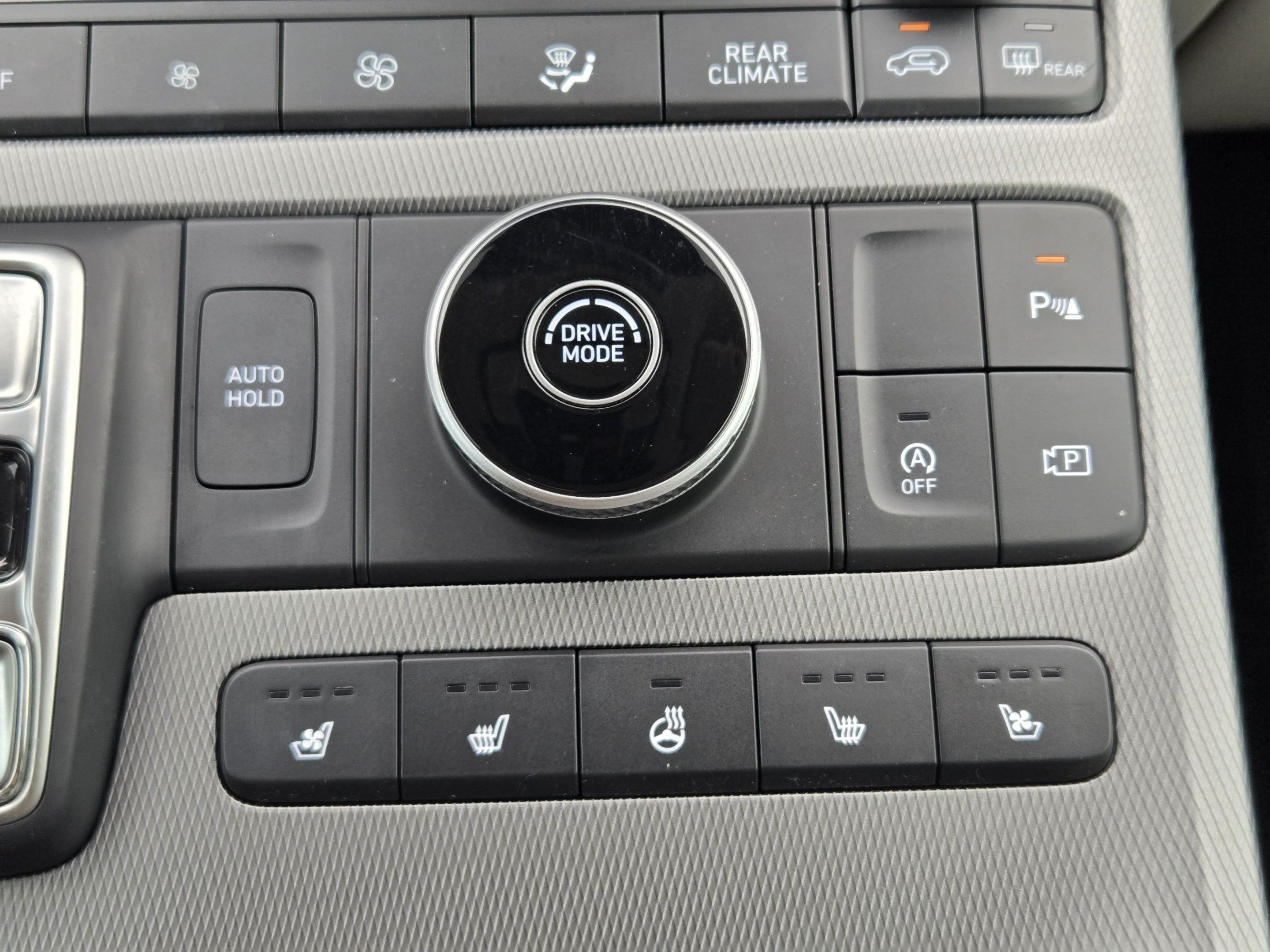 Used 2024 Hyundai Palisade Limited FWD image 17