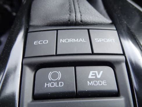 Used 2025 Toyota Camry SE FWD image 30