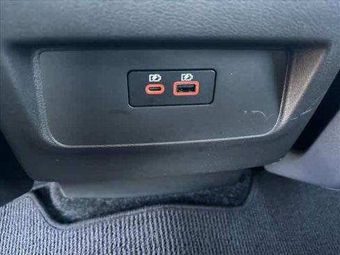 Certified 2025 Nissan Frontier SV image 11