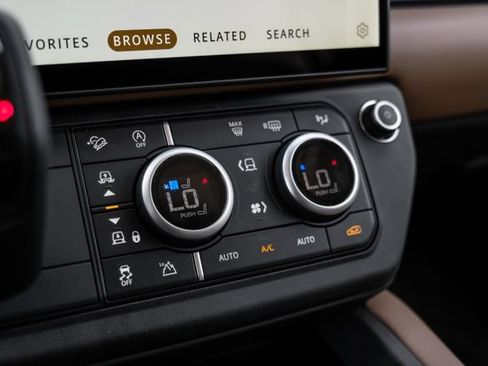 New 2026 Land Rover Defender 110 S AWD/4WD image 32