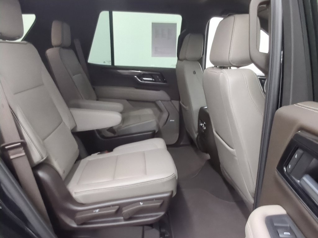 Used 2025 GMC Yukon Elevation AWD/4WD image 33
