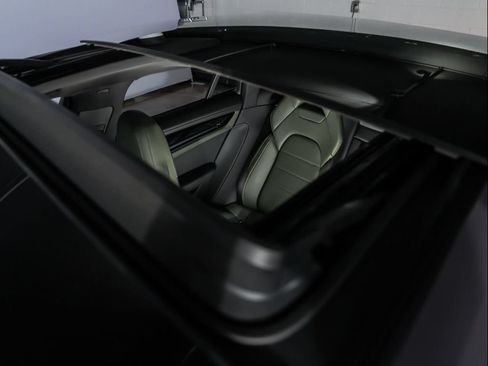 Used 2024 Porsche Panamera RWD image 17