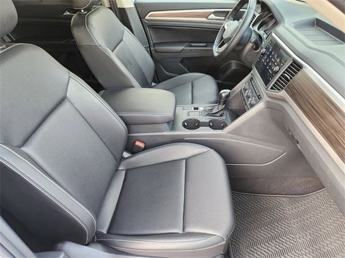 Used 2021 Volkswagen Atlas SE image 9