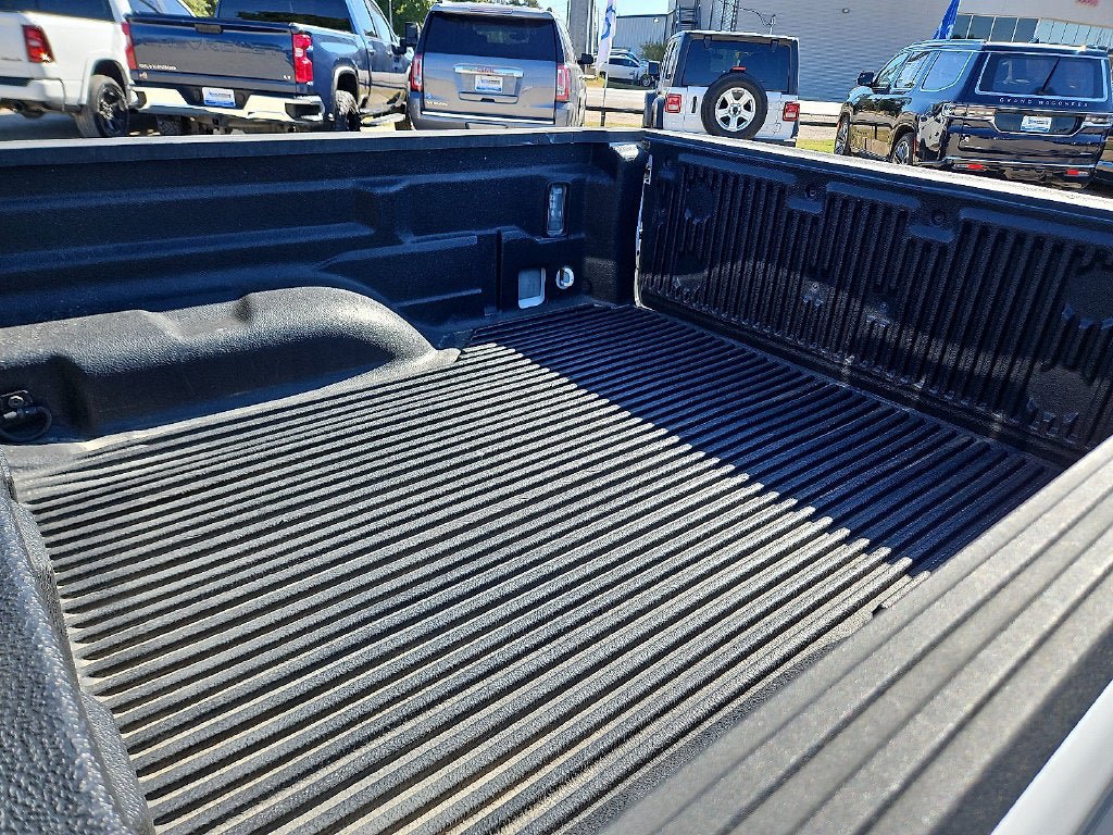 Used 2023 Jeep Gladiator Sport AWD/4WD image 16