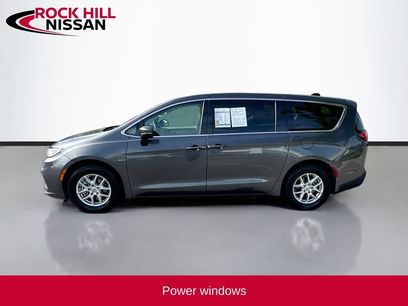 Used 2023 Chrysler Pacifica Touring-L