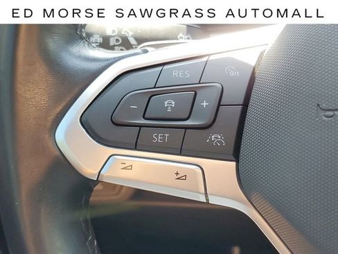 Used 2024 Volkswagen Atlas SEL Premium R-Line image 23