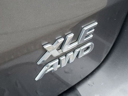 Used 2019 Toyota Sienna XLE Premium image 6