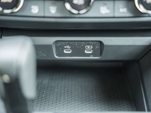 Certified 2025 Honda Accord SE image 19