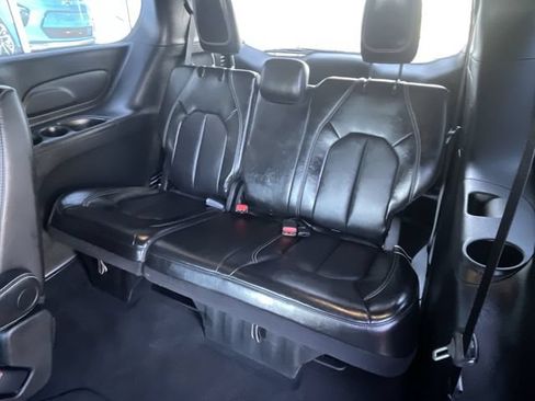 Used 2025 Chrysler Pacifica Select FWD image 25