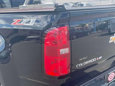 Used 2017 Chevrolet Colorado Z71 AWD/4WD image 11