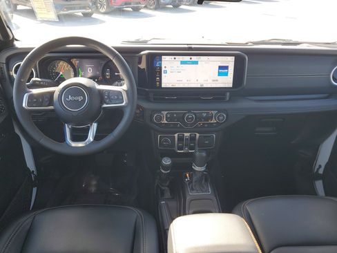 Used 2024 Jeep Wrangler Sahara w/ Safety Group image 17