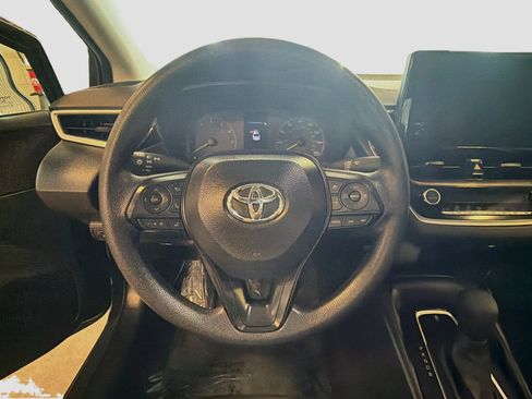Used 2025 Toyota Corolla LE FWD image 18