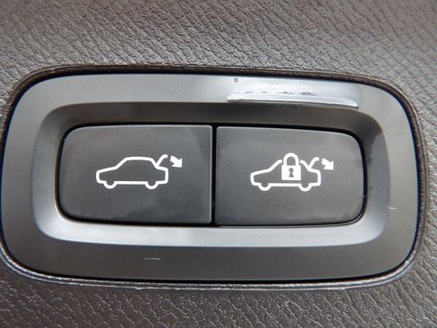 Certified 2024 Volvo XC90 B5 Core w/ Climate Package image 26