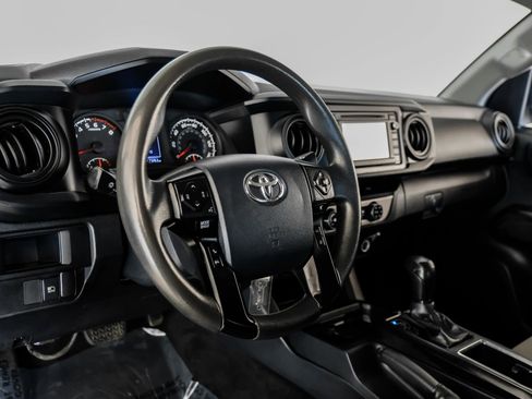 Used 2018 Toyota Tacoma SR image 12