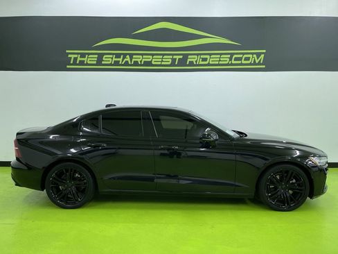 Used 2019 Volvo S60 T5 R-Design image 11
