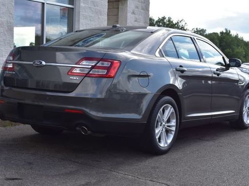 Used 2017 Ford Taurus SEL FWD image 15