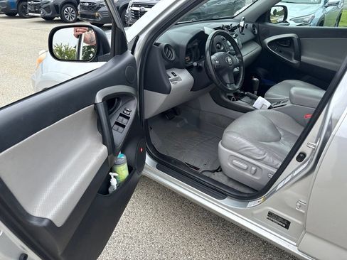 Used 2011 Toyota RAV4 Limited w/ Limited Extra Value Pkg AWD/4WD image 14