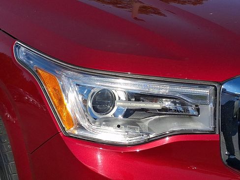 Used 2019 GMC Acadia Denali w/ Technology Package AWD/4WD image 9