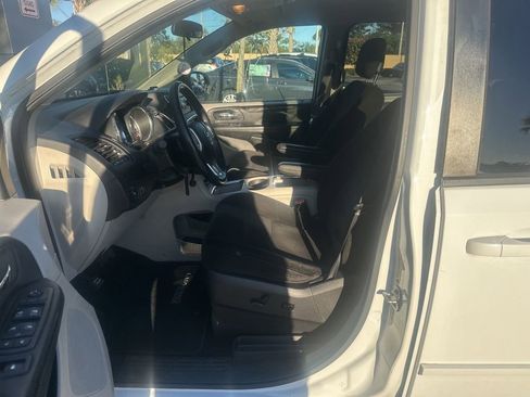 Used 2016 Dodge Grand Caravan SXT w/ Rear Park Assist Package image 2