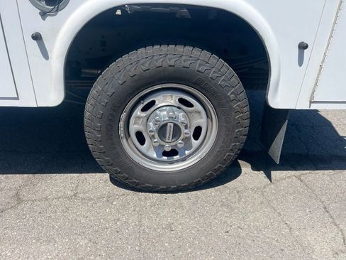 Used 2022 Ford F250 XL w/ Power Equipment Group AWD/4WD image 14