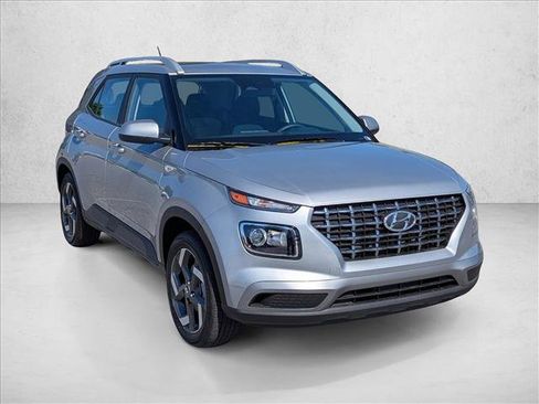 New 2026 Hyundai Venue SEL FWD image 3