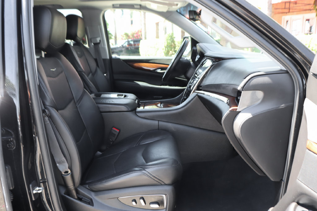 Used 2017 Cadillac Escalade Luxury AWD/4WD image 51