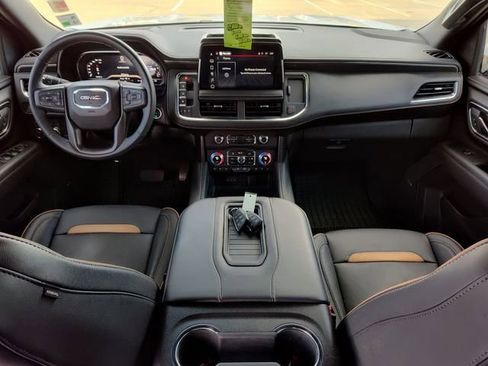 Used 2023 GMC Yukon XL AT4 image 25