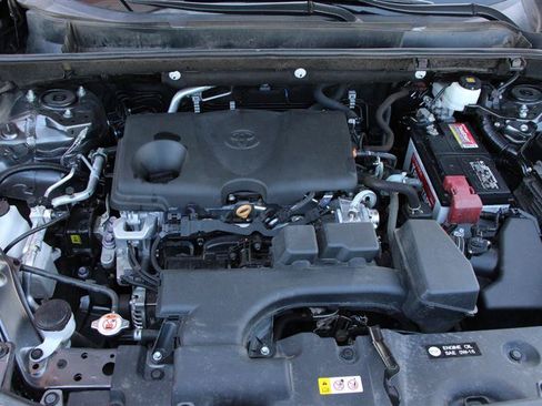 Used 2022 Toyota RAV4 LE w/ Carpet Mat Package (TMS) AWD/4WD image 35