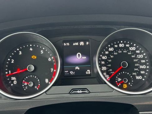 Used 2021 Volkswagen Tiguan SE image 29