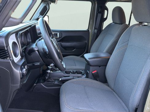 Used 2025 Jeep Wrangler Unlimited Sport AWD/4WD image 5
