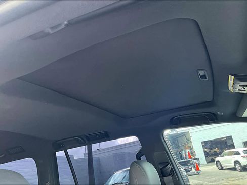 Used 2023 Lexus GX 460 Premium image 14