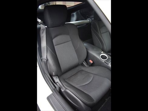 Used 2016 Nissan 370Z Coupe image 25