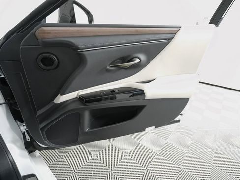 Certified 2024 Lexus ES 350 w/ Technology Package FWD image 21
